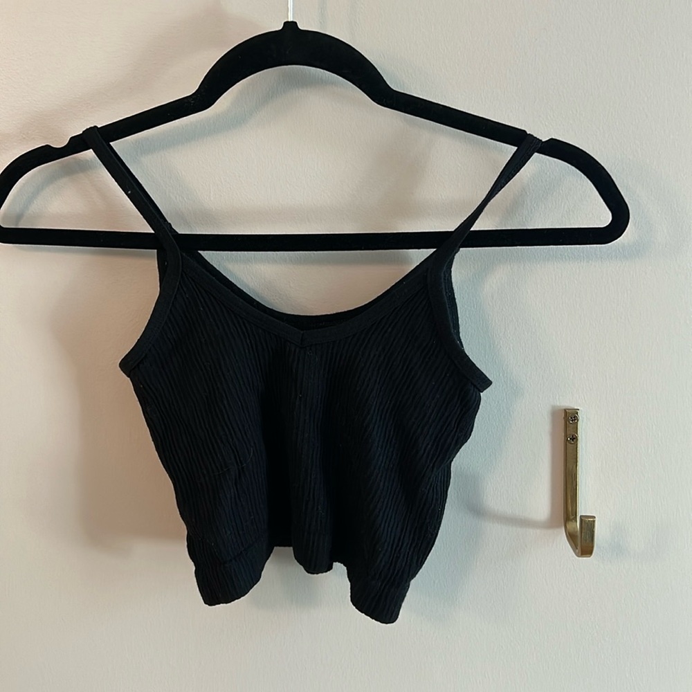 Black urban crop top